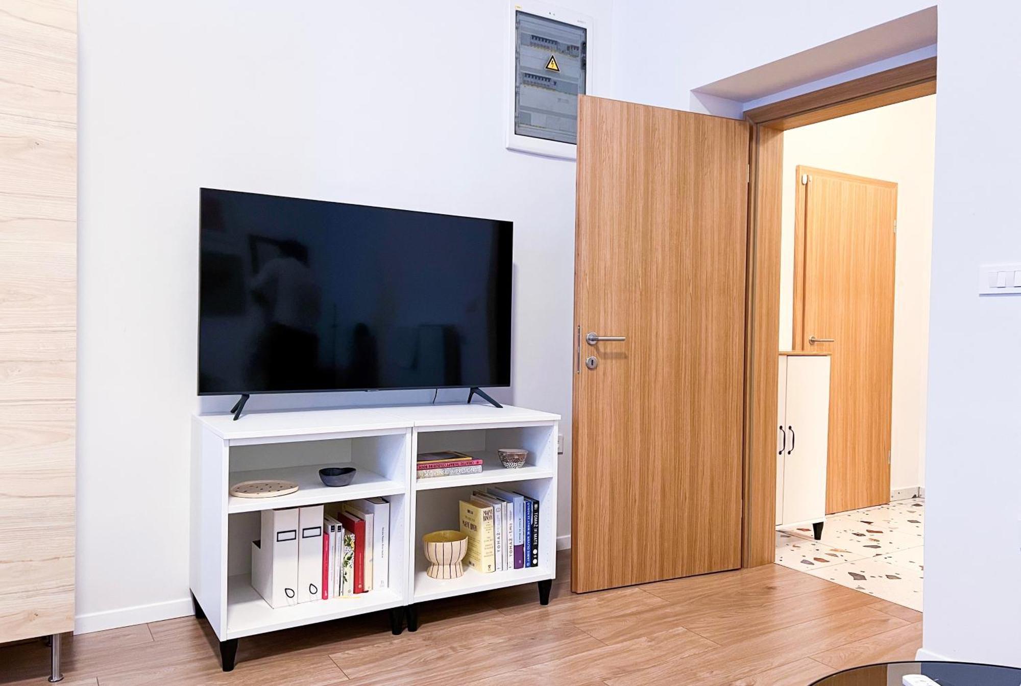 Aumetz Square Apartment Idrija Ngoại thất bức ảnh